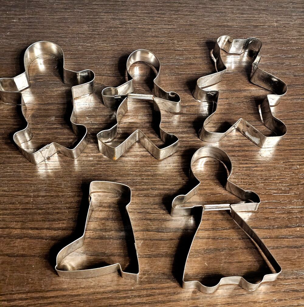 VTG Metal Cookie Cutters Lot of 5 Gingerbread Man Woman Child Bear Boot 5" High